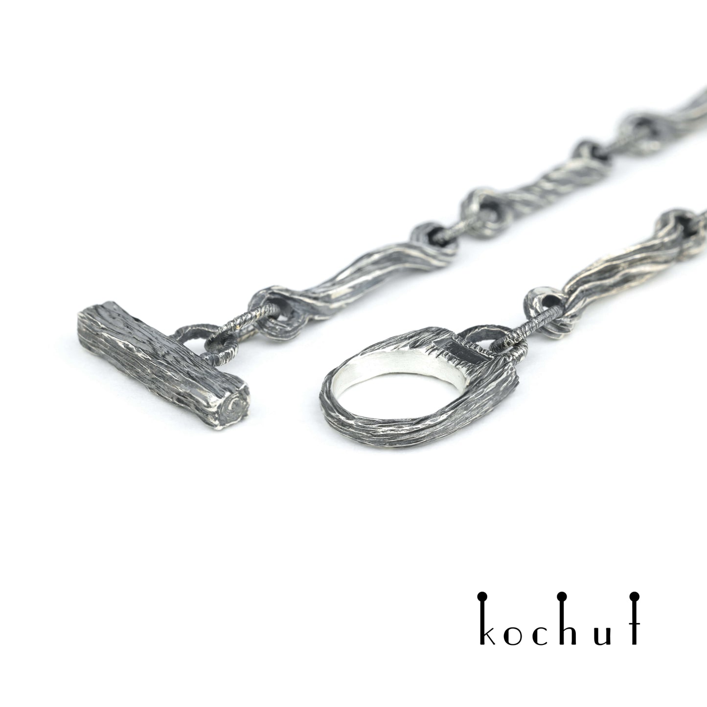 Quelle des Lebens — Armband aus oxidiertem Silber und Gelbgold mit Chrysolith