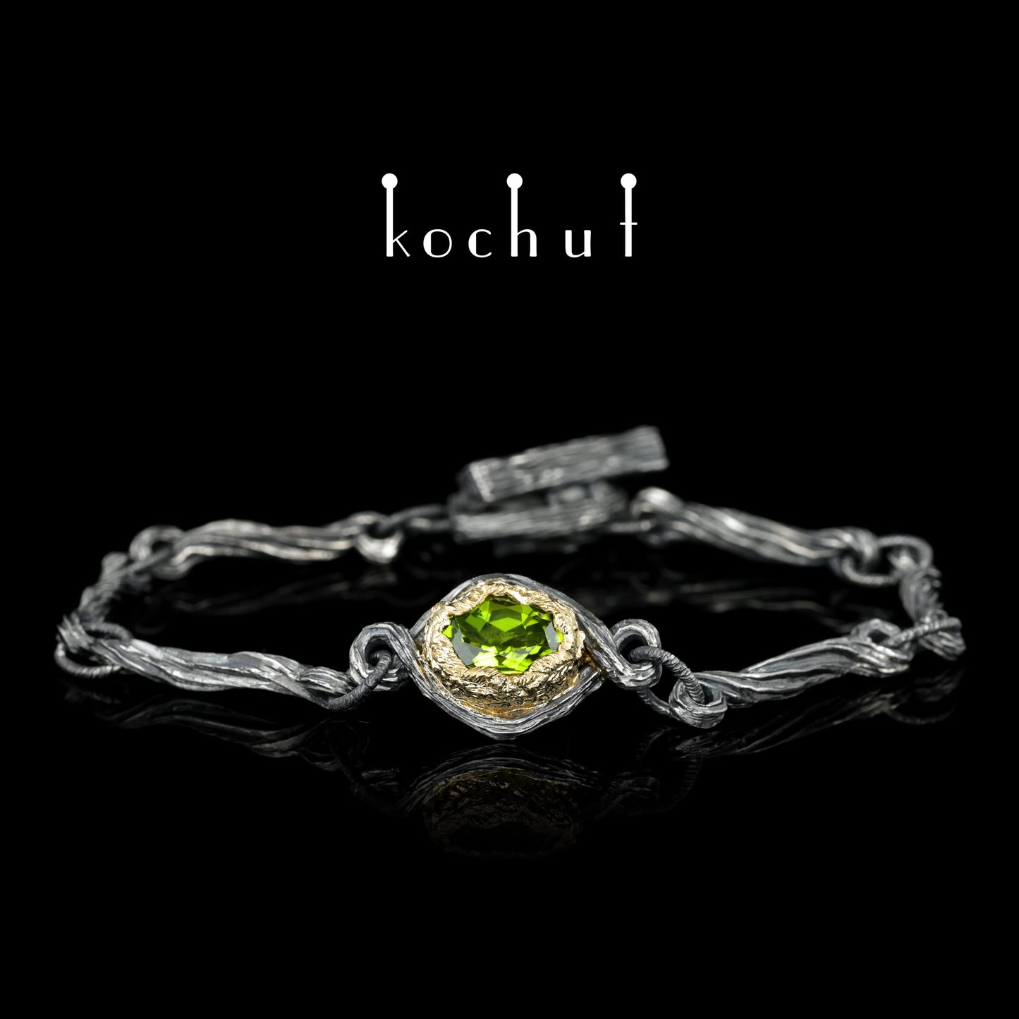 Quelle des Lebens — Armband aus oxidiertem Silber und Gelbgold mit Chrysolith