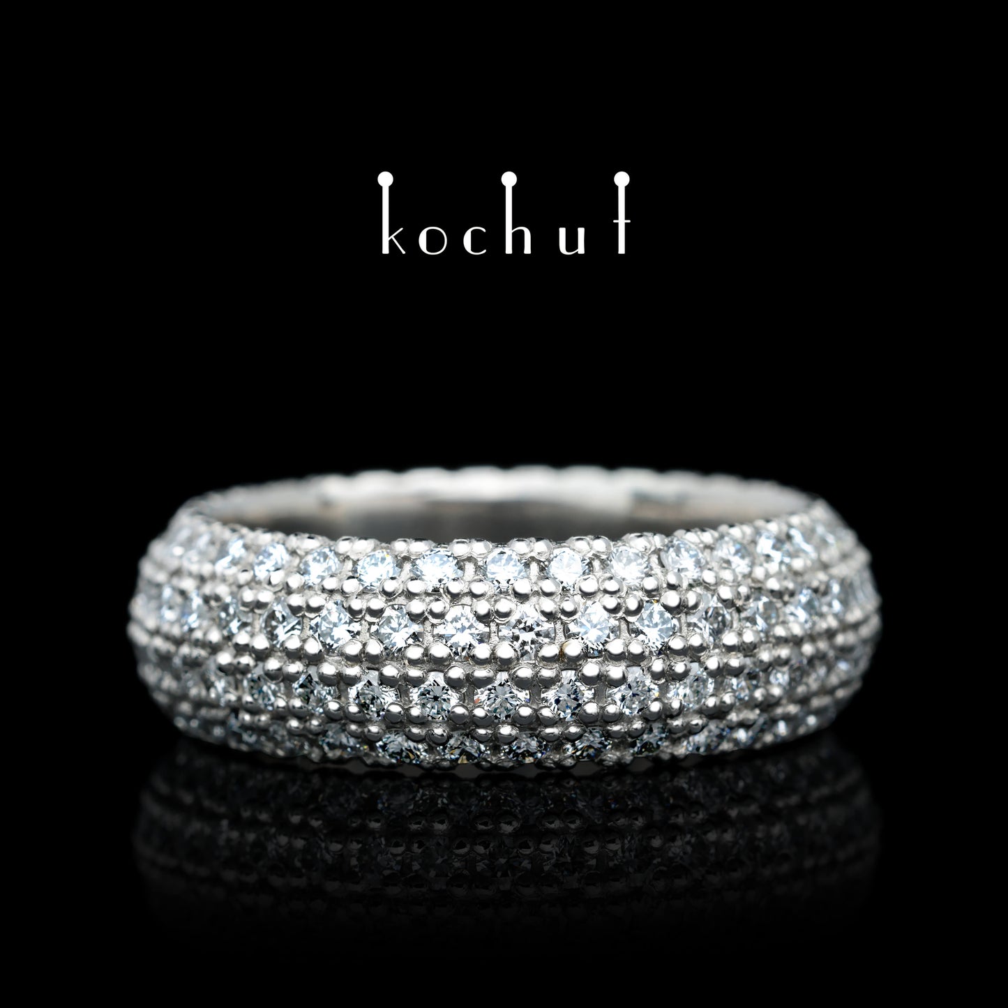 Reflexion — Platin-Ehering mit Diamanten