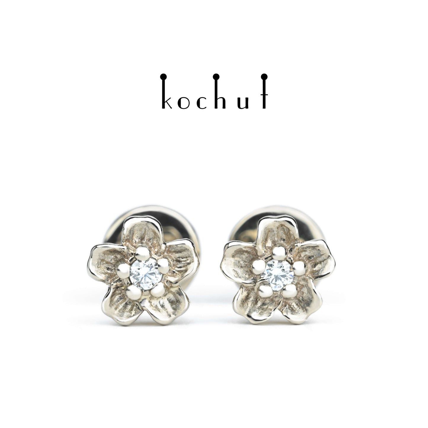 Blumen — Ohrringe aus Weißgold mit Diamanten