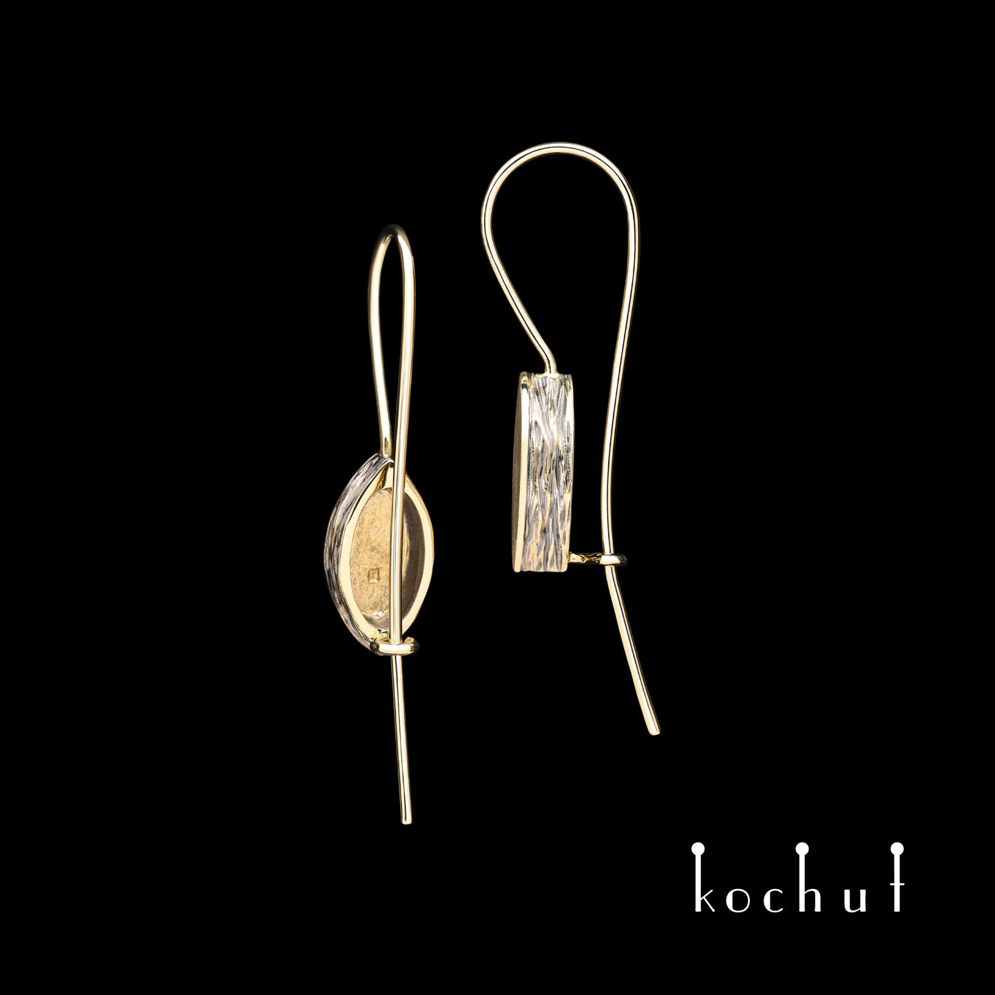 Golden Leaf — Ohrringe aus Gelbgold, beschichtet mit schwarzem Rhodium