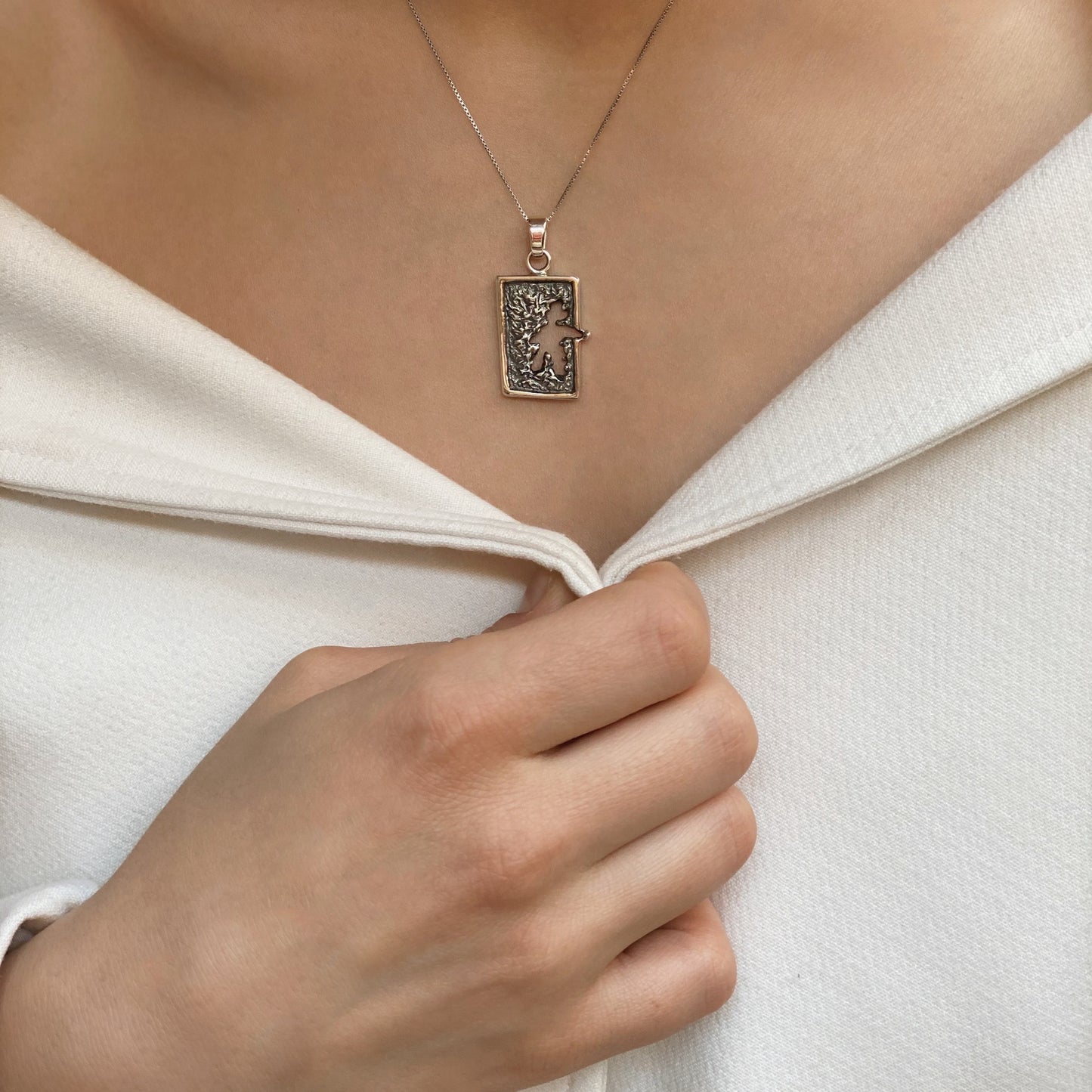 Impulse — Anhänger aus Gelbgold, beschichtet mit schwarzem Rhodium