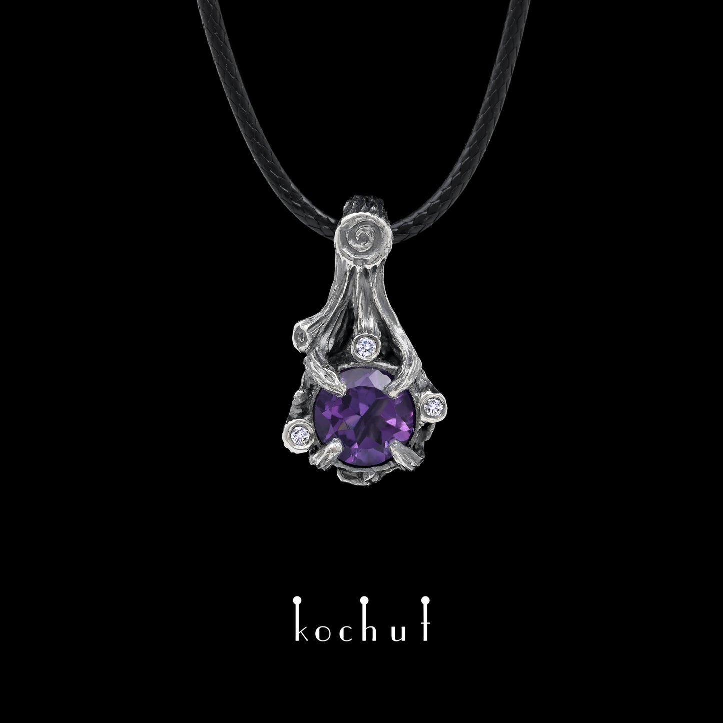 Verzauberter Wald — Anhänger aus oxidiertem Silber mit Amethyst und Diamanten