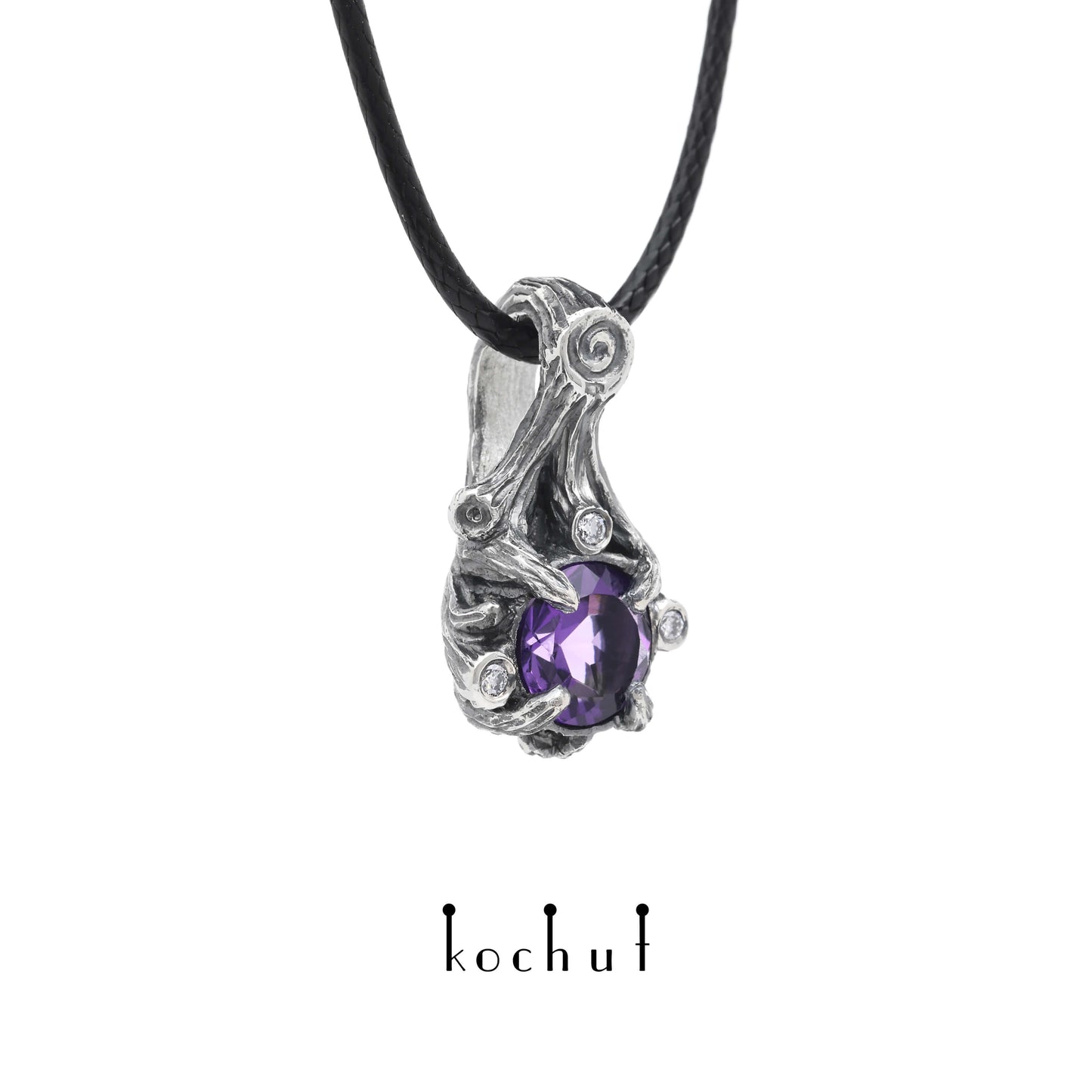 Verzauberter Wald — Anhänger aus oxidiertem Silber mit Amethyst und Diamanten