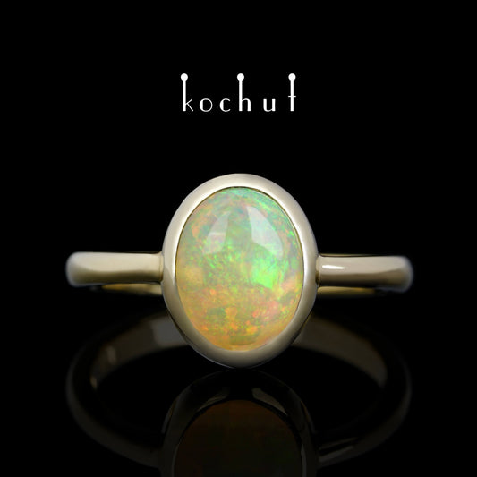 Der Glanz der Seele — Ring aus Gelbgold mit Opal
