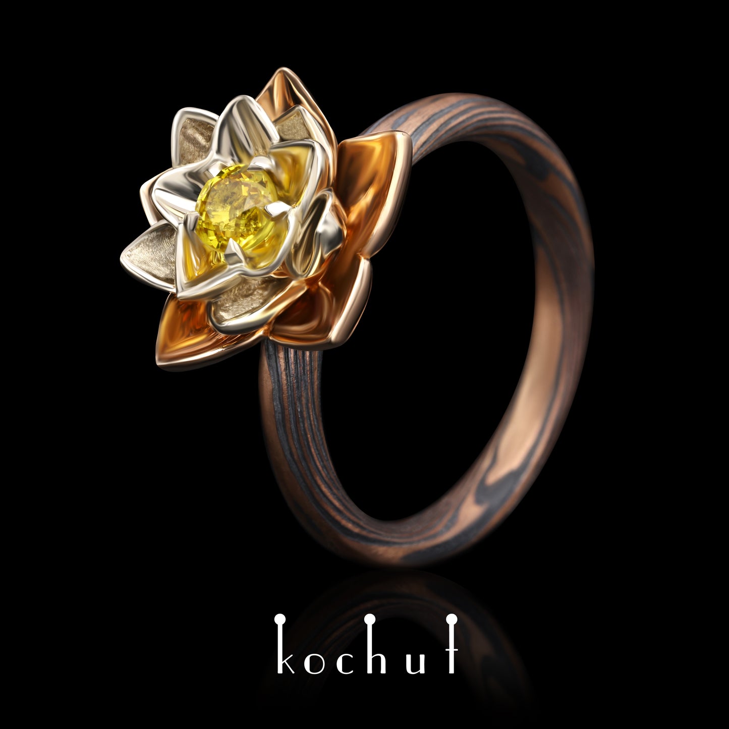 Heart Lotus — Mokume-Ring aus Rot- und Weißgold, geätztem und oxidiertem Silber mit gelbem Saphir