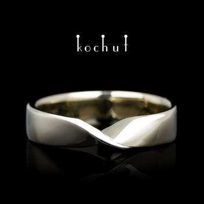 Möbiusband: breit — Ehering aus Weißgold (4.4 mm)