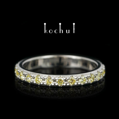 Meine Umlaufbahn  — Ring aus Wießgold mit gelbe Diamanten