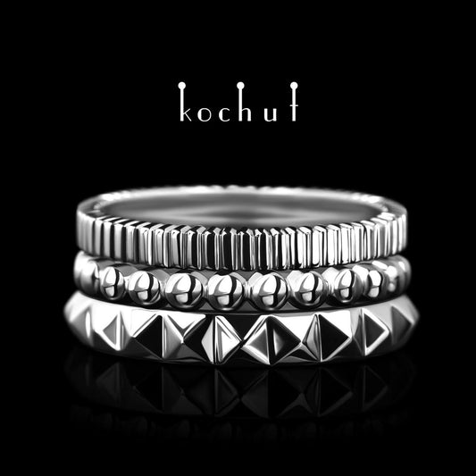 Facetten des Charakters — ein Set aus Weißgold-Ringen, rhodiniert mit Weißrhodium