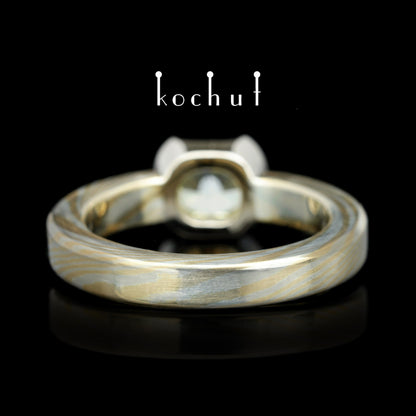 Jugen — Mokume-Ring aus Gelb-, Weißgold und Silber mit einem Diamanten