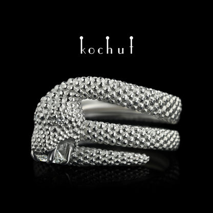 Die Liebe der Zügellosen - Ring aus Platin mit Diamanten