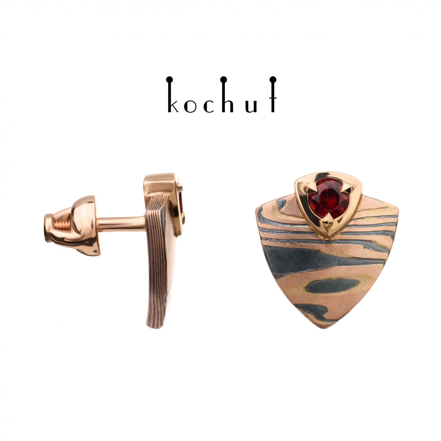 Seiche – Mokume-Ohrringe aus Rotgold sowie geätztem und oxidiertem Silber mit Granaten.