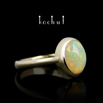 Der Glanz der Seele — Ring aus Gelbgold mit Opal