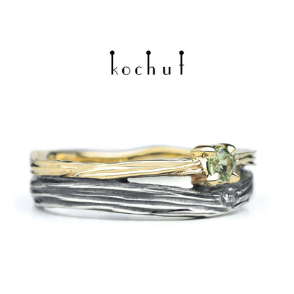 Auge des Waldes — Ehering aus oxidiertem Silber und Gelbgold mit Chrysolith