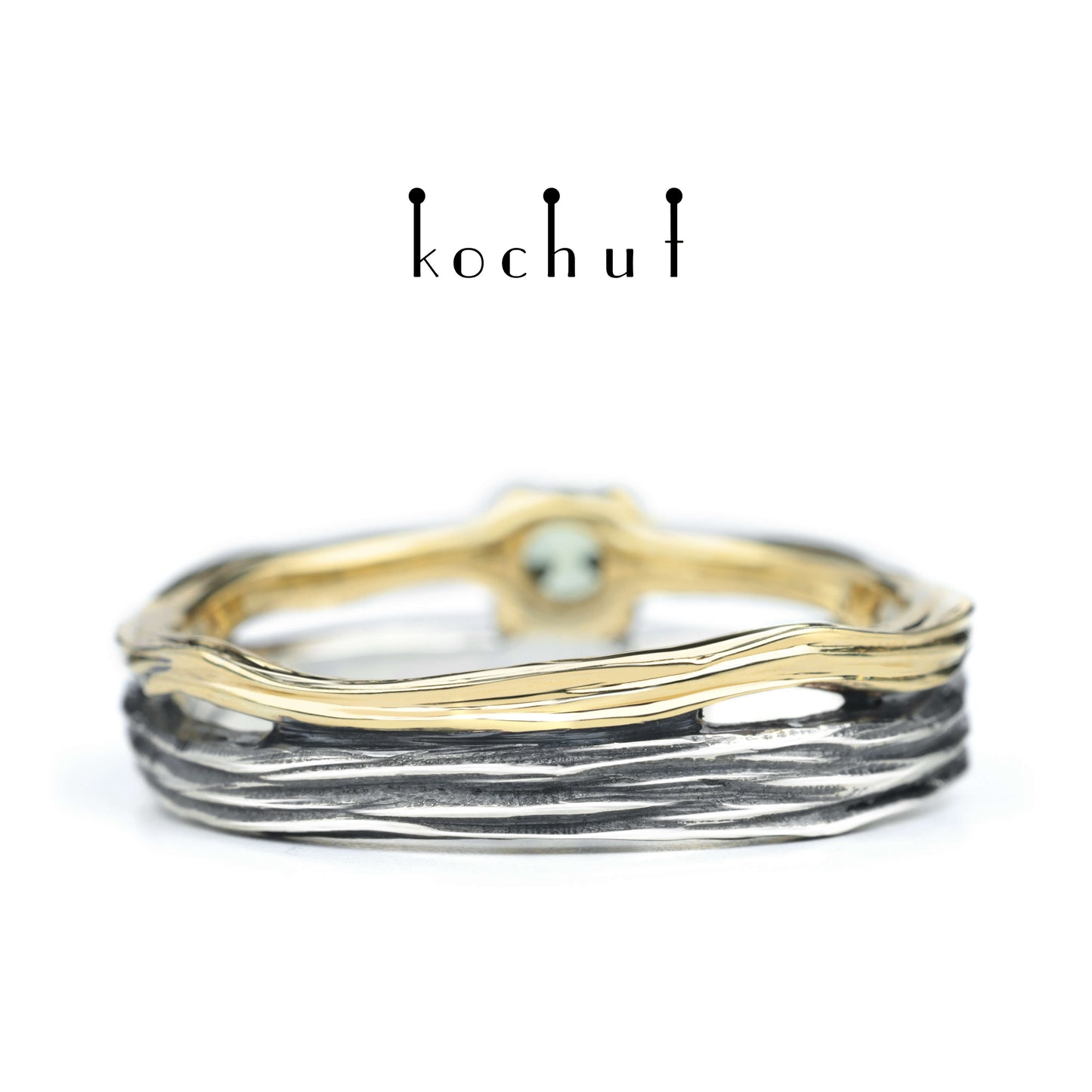 Auge des Waldes — Ehering aus oxidiertem Silber und Gelbgold mit Chrysolith