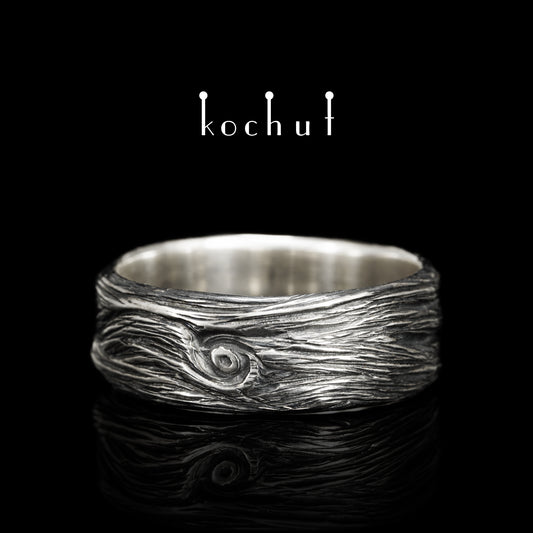 Holz — Ring aus oxidiertem Silber