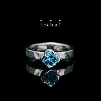 Ring "Grace". Silber, Topas, weißes Rhodium