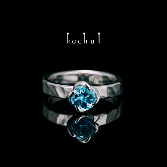 Ring "Grace". Silber, Topas, weißes Rhodium