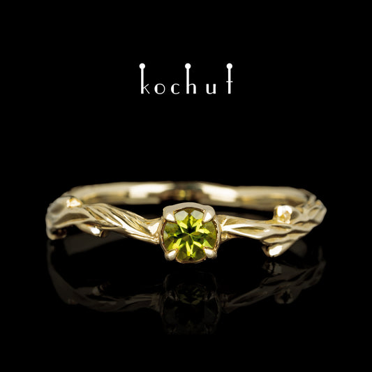 März-Zweig — Ring aus Gelbgold mit Chrysolith