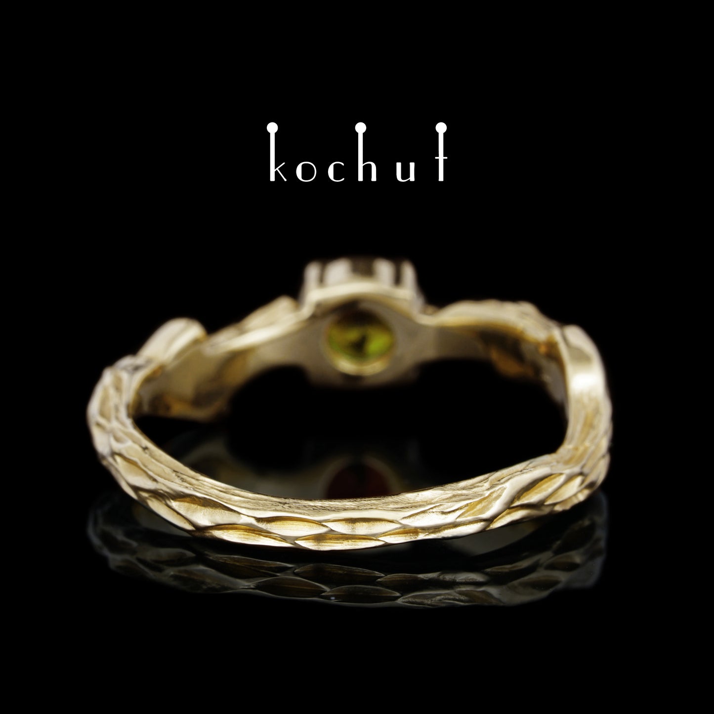 März-Zweig — Ring aus Gelbgold mit Chrysolith