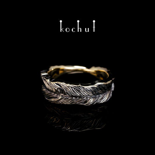 Kleine Feder — Ring aus Gelbgold mit schwarzem Rhodium