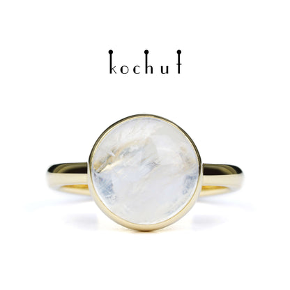 Supermoon — Ring aus Gelbgold mit Mondstein