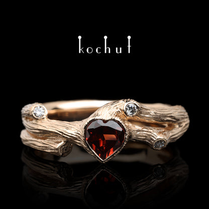 Herz des Waldes — Ring aus Rotgold mit Granat und Diamanten