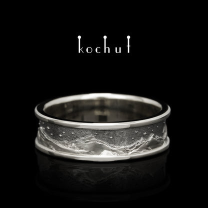 Höhen der Liebe: Sonne und Mond — Ehering aus oxidiertem Silber