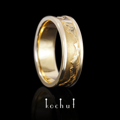 Gipfel der Liebe — Ehering aus Gelbgold