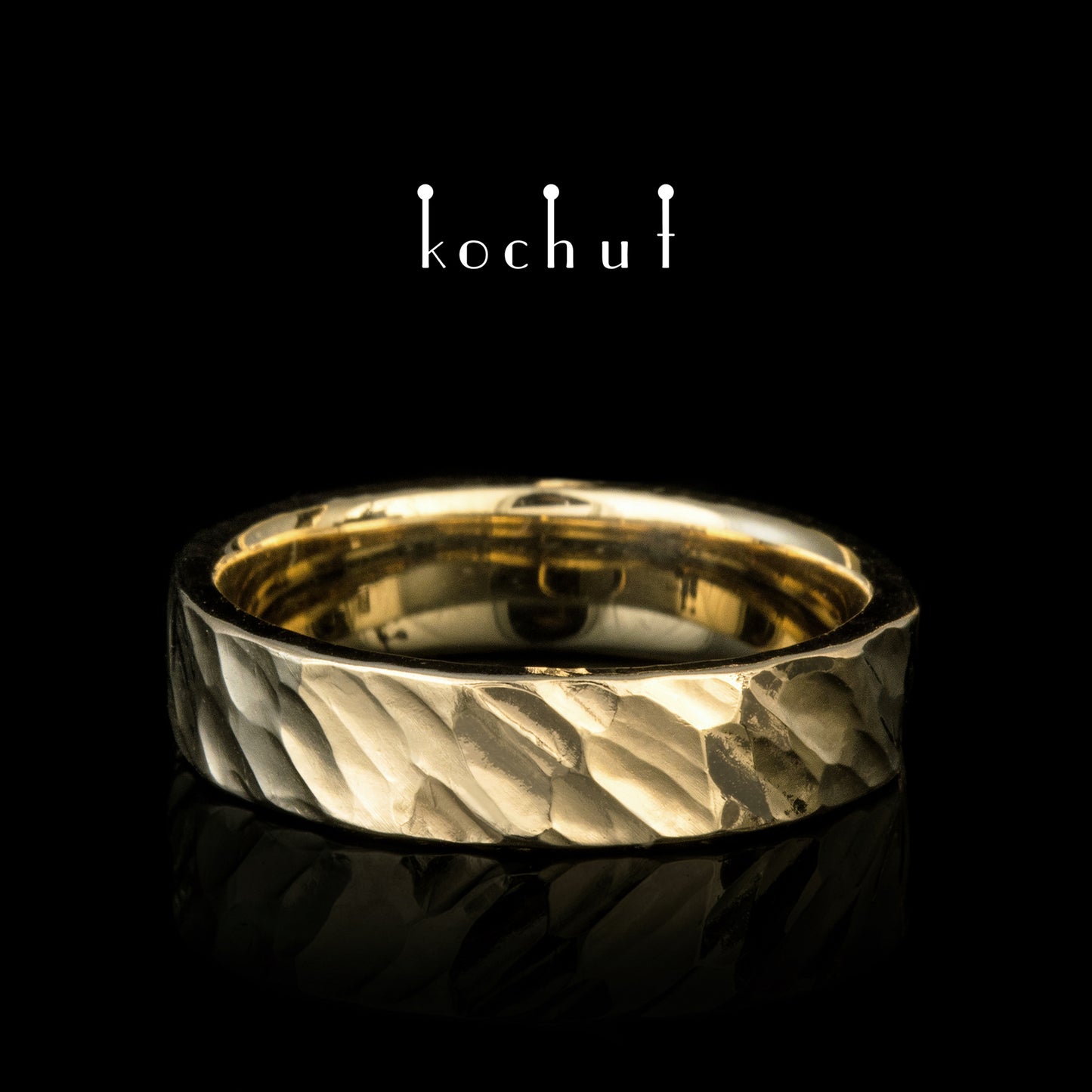 Brutal Left — Ring aus Gelbgold