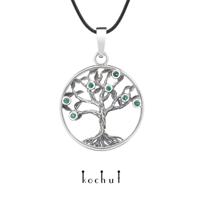 Baum des Lebens: Früchte — Anhänger aus oxidiertem Silber mit Smaragden