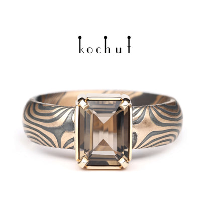 Wertvoller Astrolabium — Mokume-Ring aus Rotgold, graviert und oxidiertes Silber mit Rauchquarz
