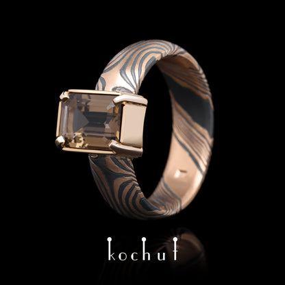 Wertvoller Astrolabium — Mokume-Ring aus Rotgold, graviert und oxidiertes Silber mit Rauchquarz