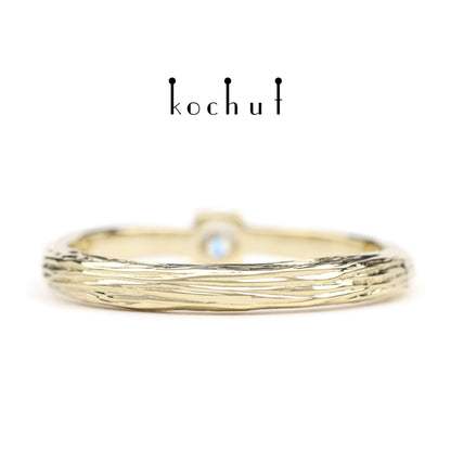 Zartes Zweig — Gelbgold-Verlobungsring mit Diamant