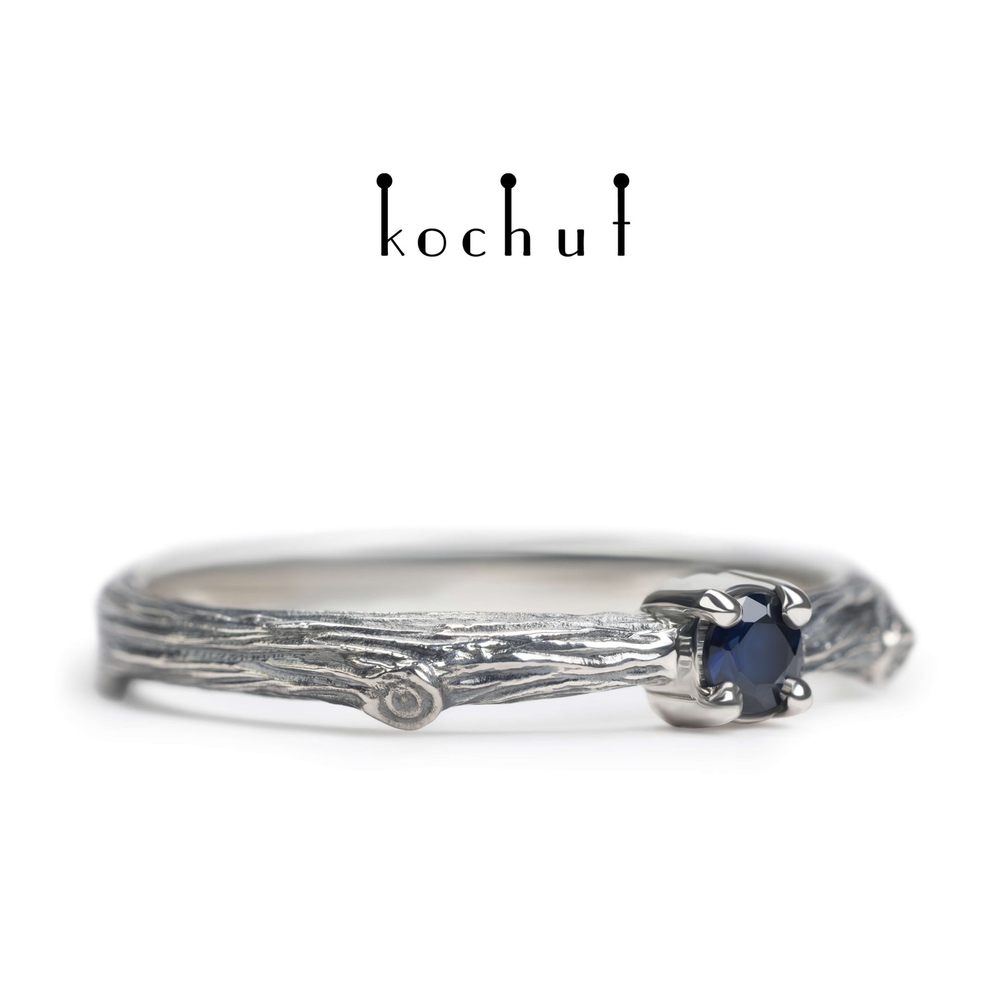 Zerbrechlicher Zweig — Ring aus oxidiertem Silber mit Saphir