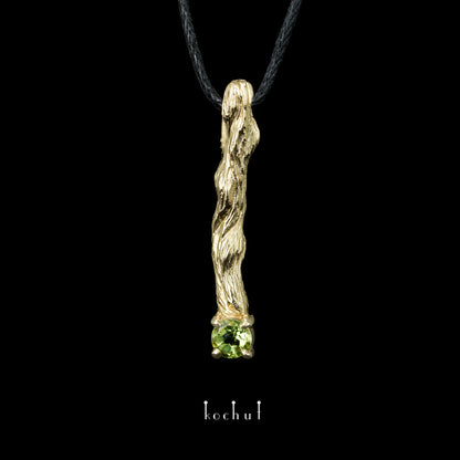 Kleiner Zweig — Anhänger aus Gelbgold mit Chrysolith