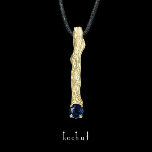 Kleiner Zweig — Gelbgold-Anhänger mit Saphir in Blau