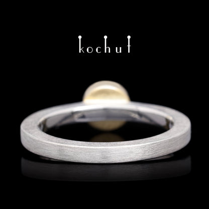 Venus — ein Ring aus Silber, Gelbgold und Amethyst