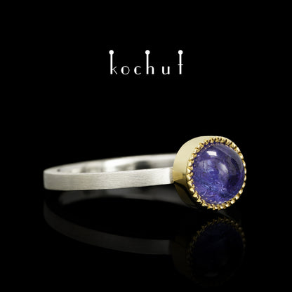 Neptune — ein Ring aus Silber und Gelbgold mit einem Tansanit