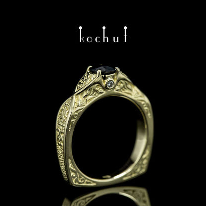 Versailles — Verlobungsring aus Gelbgold mit Saphir und Diamanten