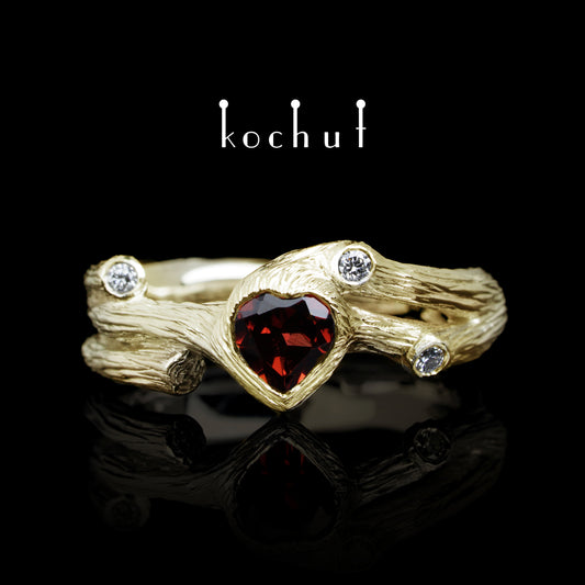 Herz des Waldes — Ring aus Gelbgold mit Granat und Diamanten