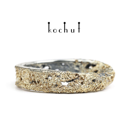 Moebius keltisches Band — Ehering aus oxidiertem Silber mit Gelbgoldoberfläche