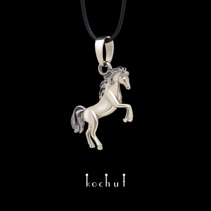 Mustang — Anhänger aus Weißgold, beschichtet mit schwarzem Rhodium