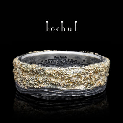 Leib und Seele mit Rinde und Lebensbaum — Ehering aus oxidiertem Silber mit Gelbgold-Oberfläche
