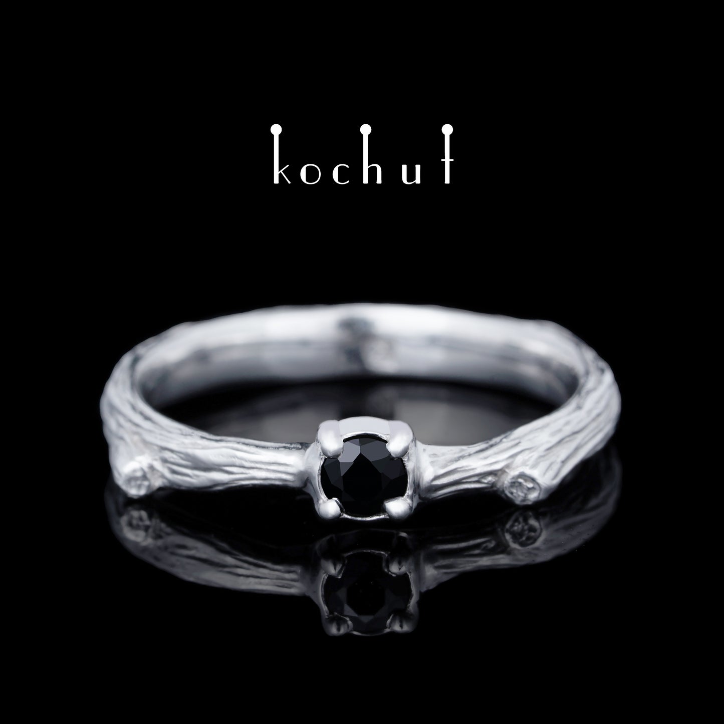 Zartes Zweig — silberner Ring mit Spinell, rhodiniert mit weißem Rhodium