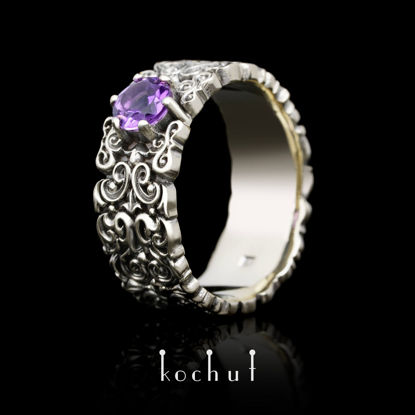 Notre Dame — Ring aus Weißgold mit Amethyst, beschichtet mit schwarzem Rhodium