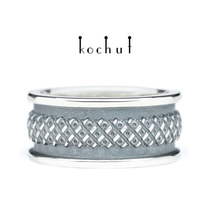 Claddagh — Ring aus oxidiertem Silber