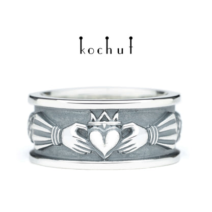 Claddagh — Ring aus oxidiertem Silber