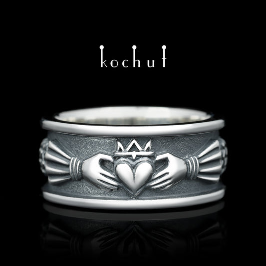 Claddagh — Ring aus oxidiertem Silber