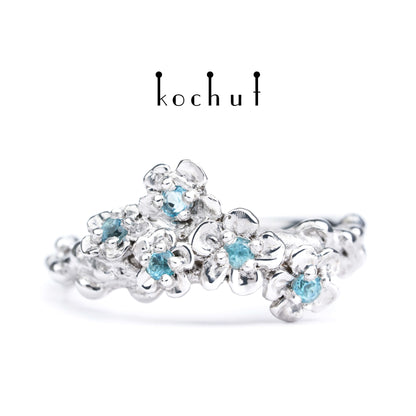 Blumenkrone — silberner Ring mit Topasen, plattiert mit weißem Rhodium